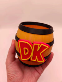 Donkey Kong – DK Barrel Pen Container & Logo Nameplate 3D Printed Display Set