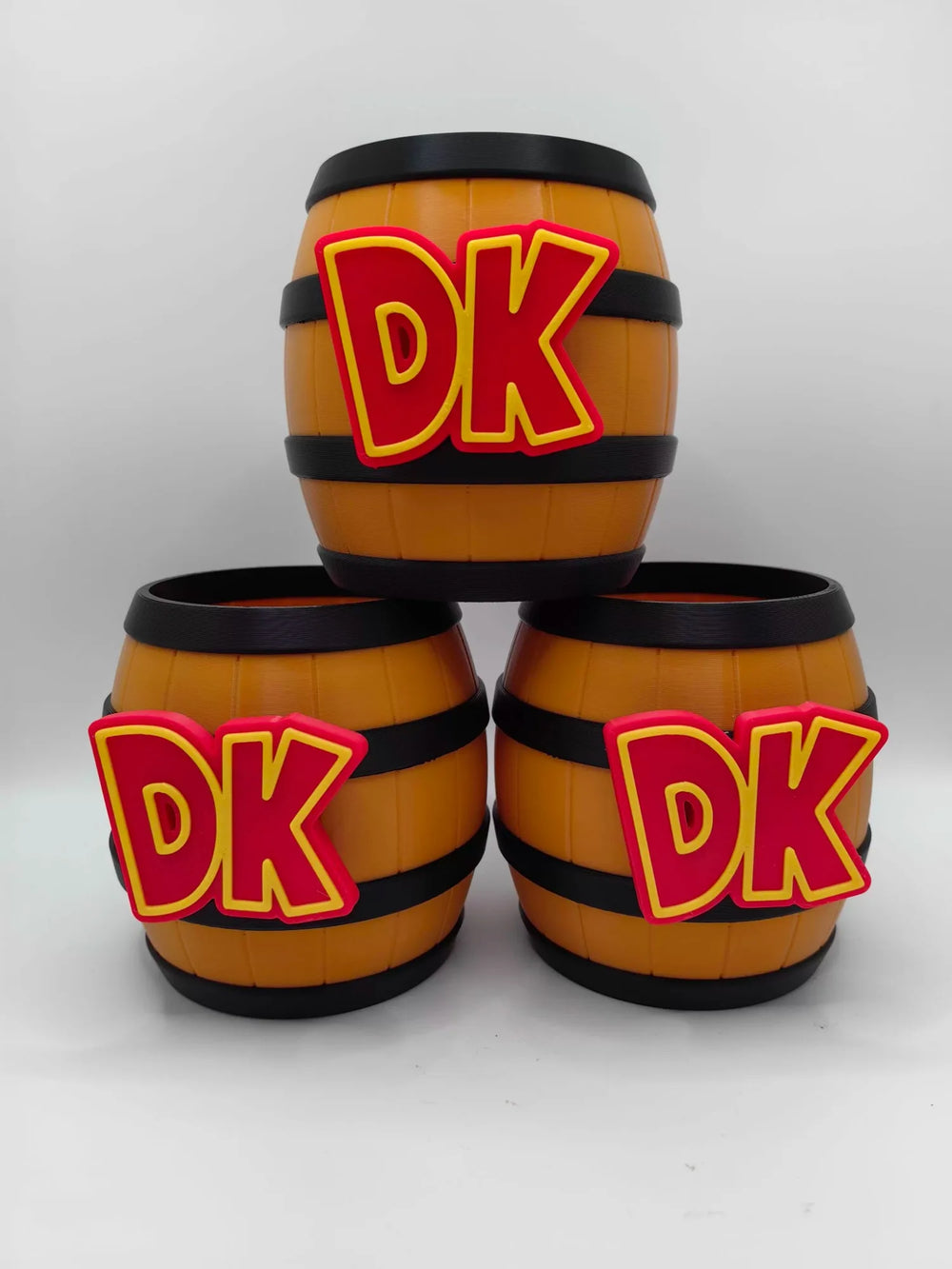 Donkey Kong – DK Barrel Pen Container & Logo Nameplate 3D Printed Display Set